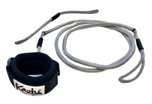 gray bungee style wing leash with Kāohi wrist cuff for wing foiling sup wing wingfoil wingfoiling leash  pronefoil  downwind SUP  foilboard foilboarding hydrofoil